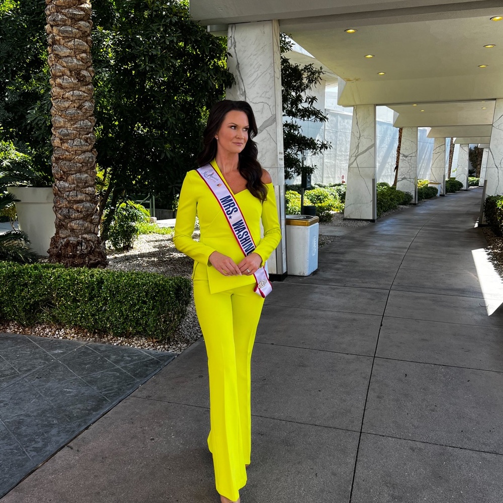 Safiyaa Suit